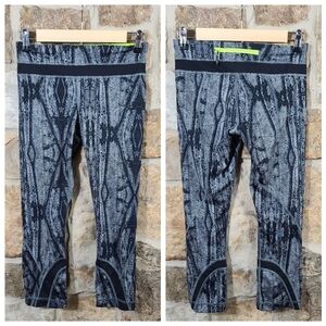 Lululemon 4 Capri Leggings Crops